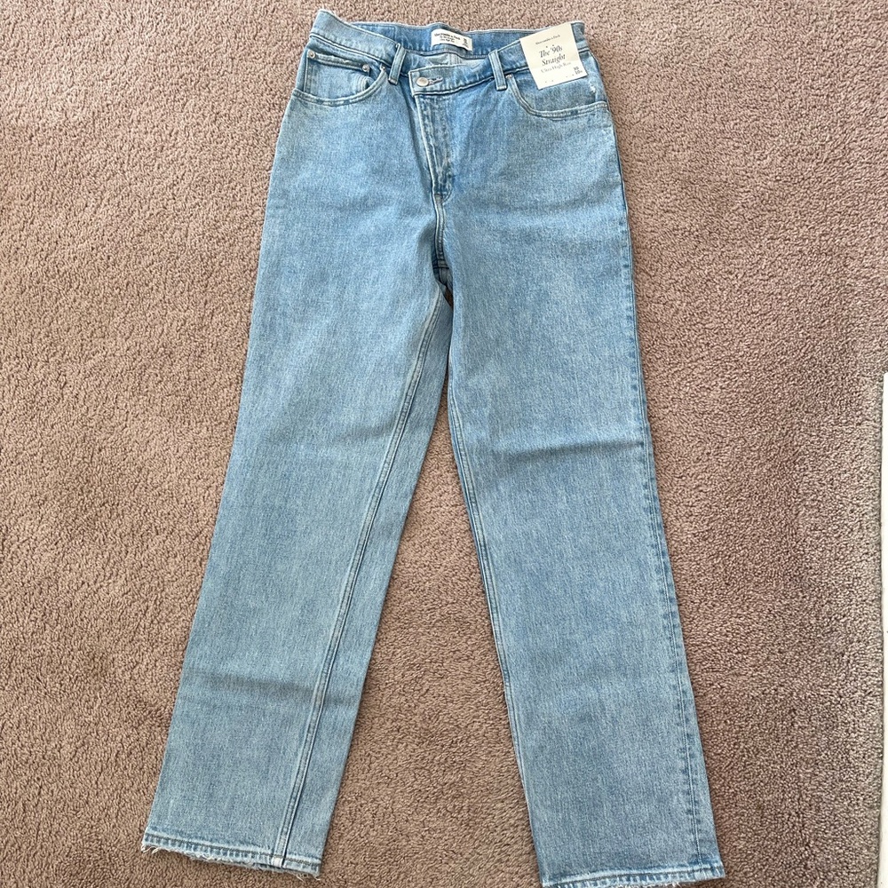 Abercrombie 90’s Ultra High Rise Straight Jean - Size 30 - NWT